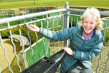 Lovers lock in to maze craze