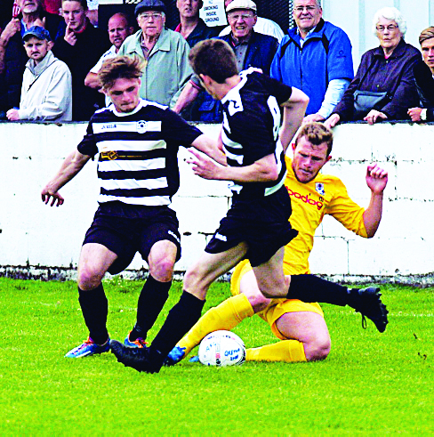 Favourites secure Raydale Cup with late goal