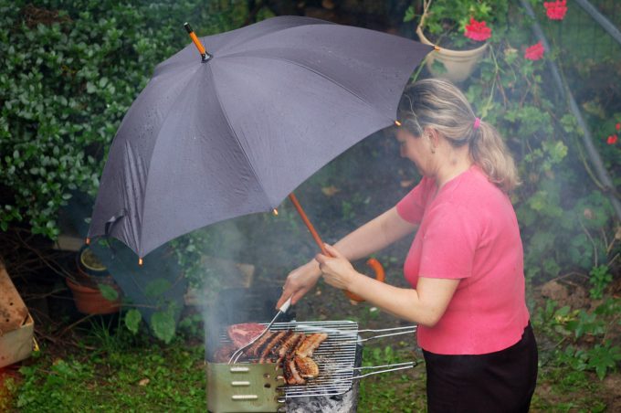 Barbecue sous la pluie