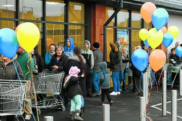 Supermarket launch draws queues for prize giveaway