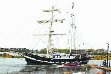 Tall ship sails into Annan Harbour