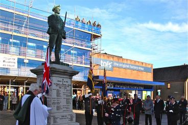 PHOTONEWS: Crowds fall silent to mark Armistice