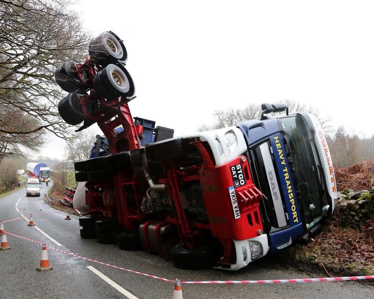 UPDATE: Turbine trailer in crash