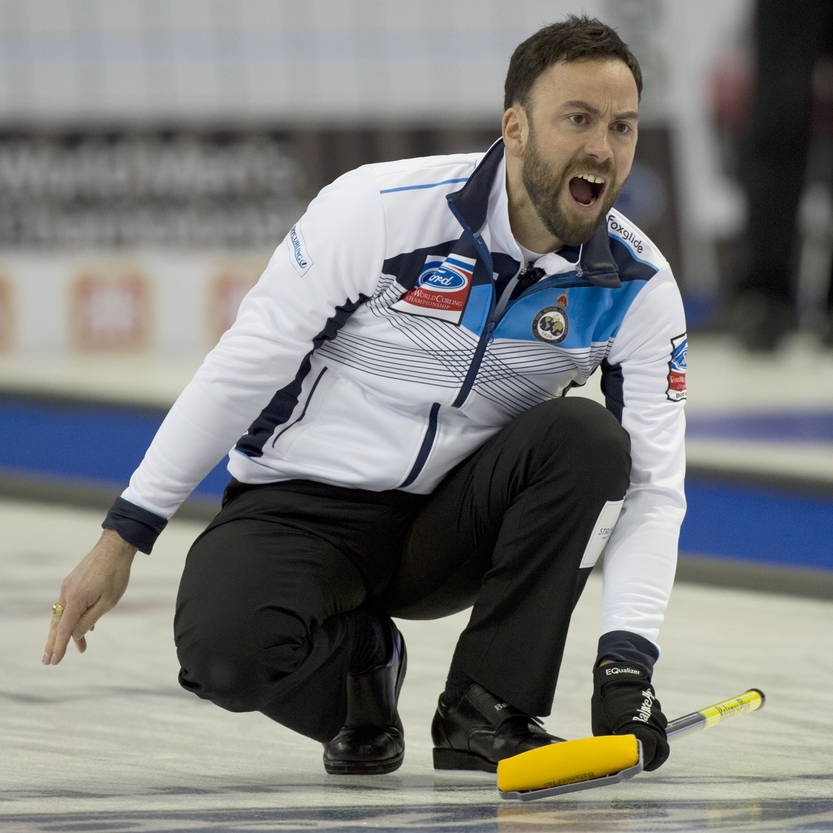 Murdoch eyes climb up curling table