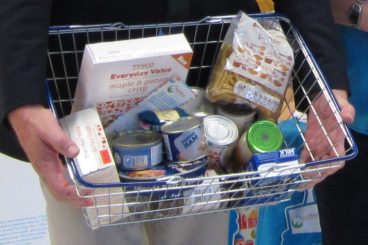 Shoppers dig deep