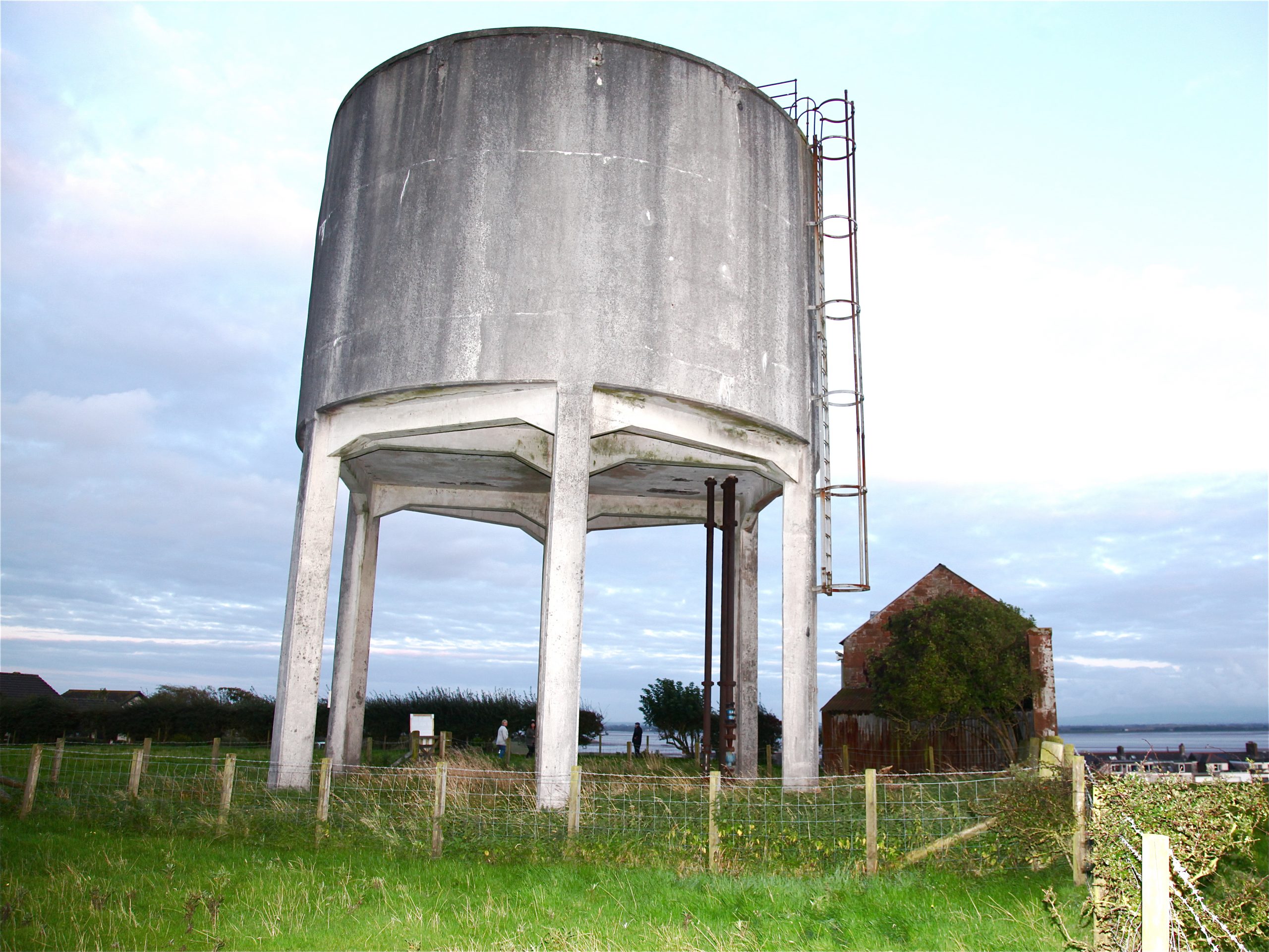 Hectic bidding for hilltop water tower