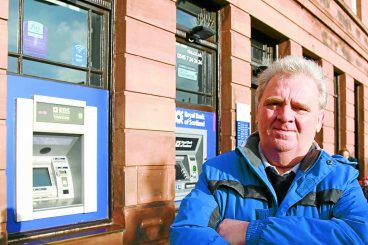 Closure bank blasted for axing cash points