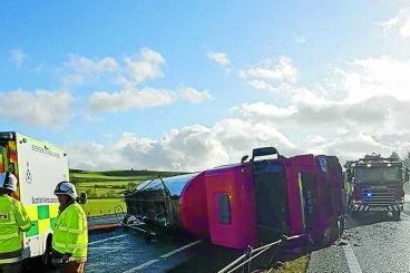 UPDATE: Oil spill as tanker overturns on M74