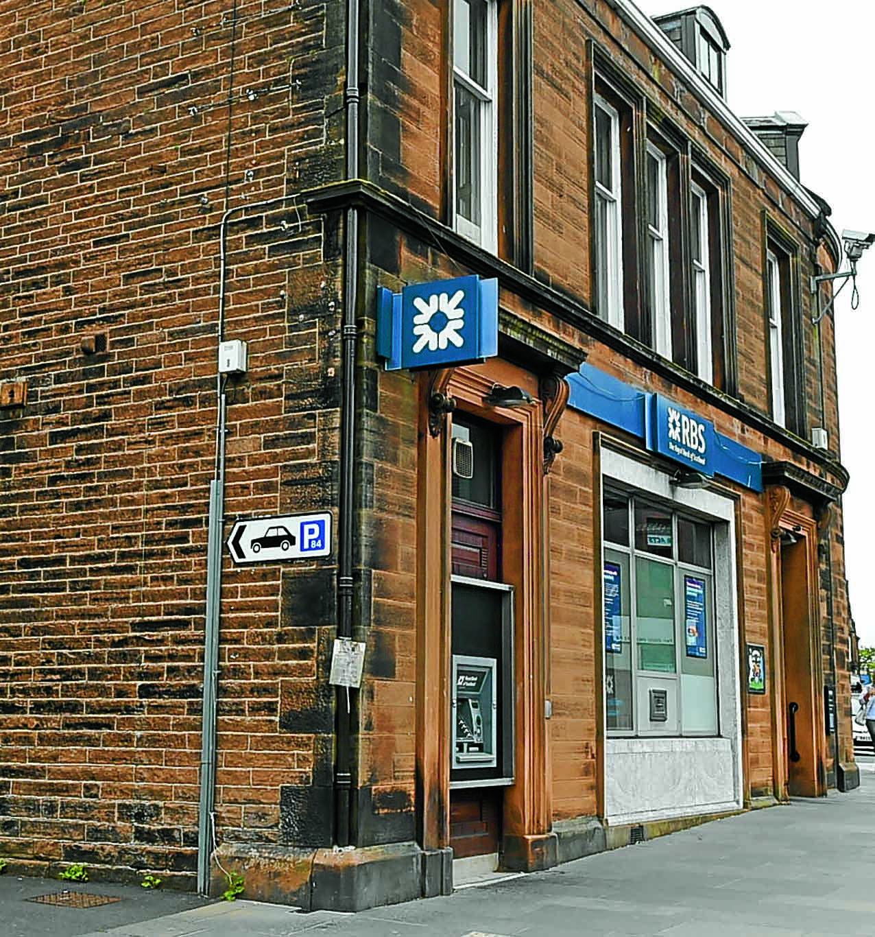 Pub chain denies bank purchases