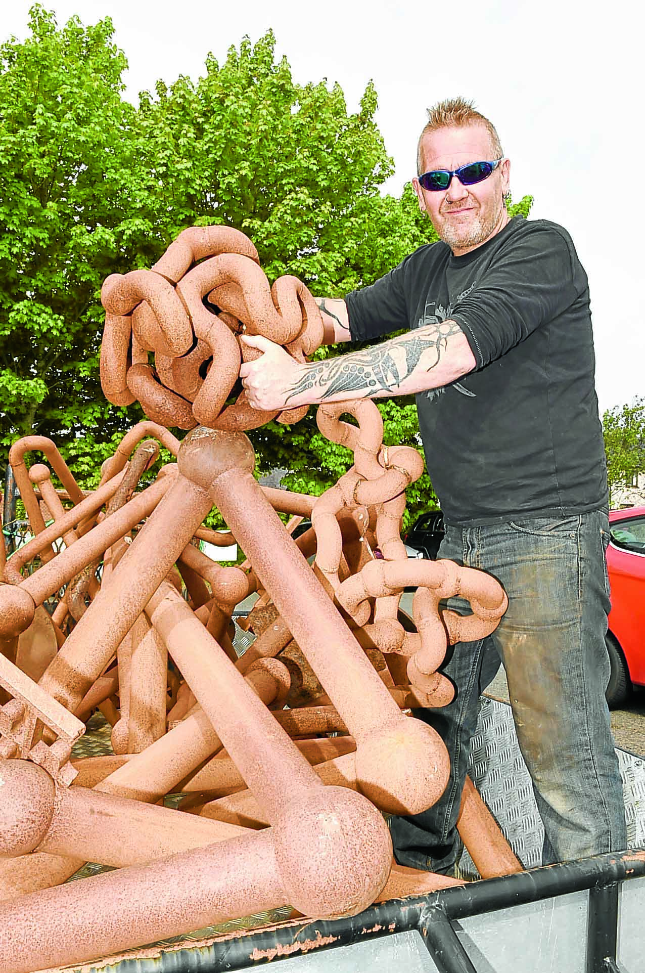 Mixed views on sculpture town idea