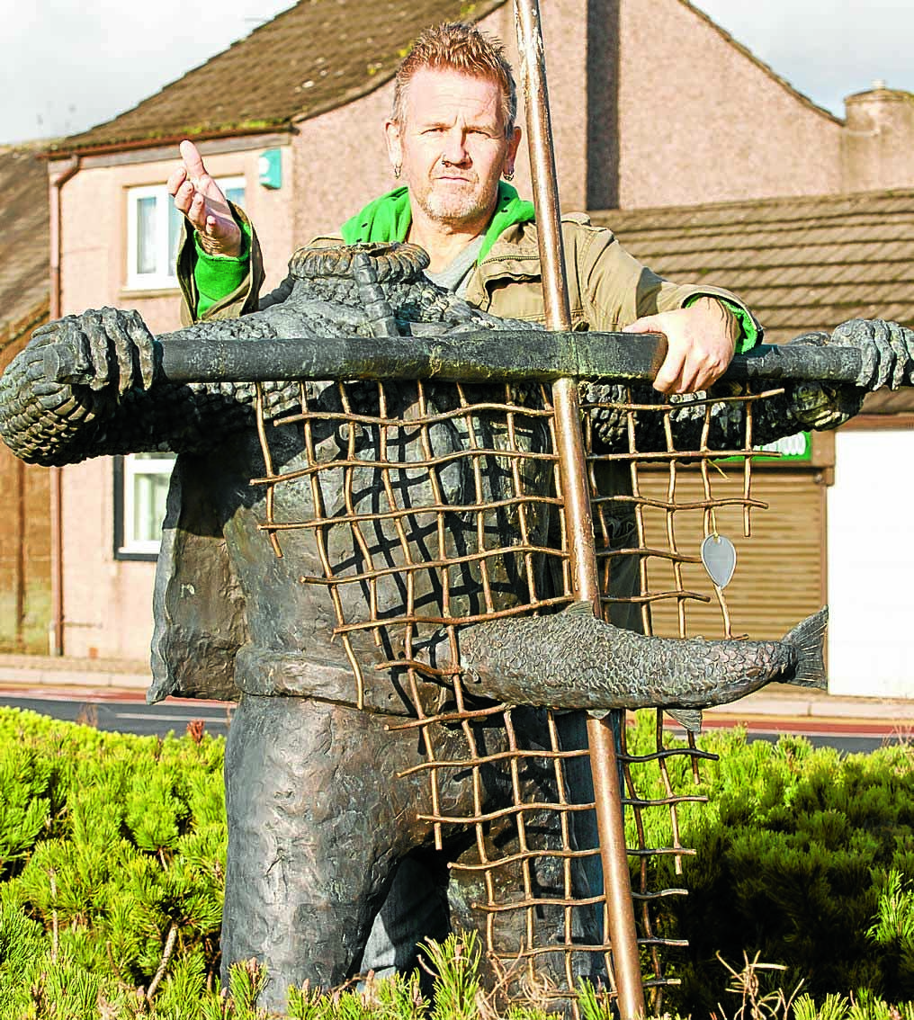 Artist wants harbour site for sculpture