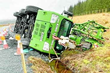 Double crane crash ignites wind farm row