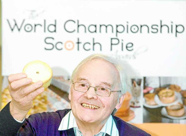 Trio in pie finals
