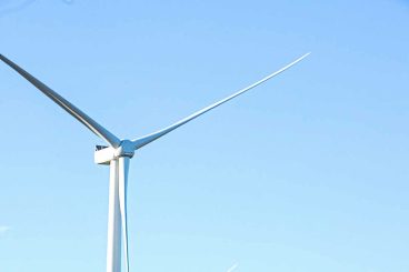 Minister opens windfarm