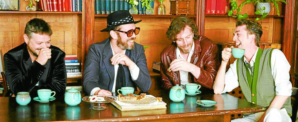 Supergrass to headline festival