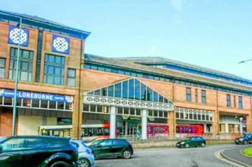 Travel firm shuts Dumfries store