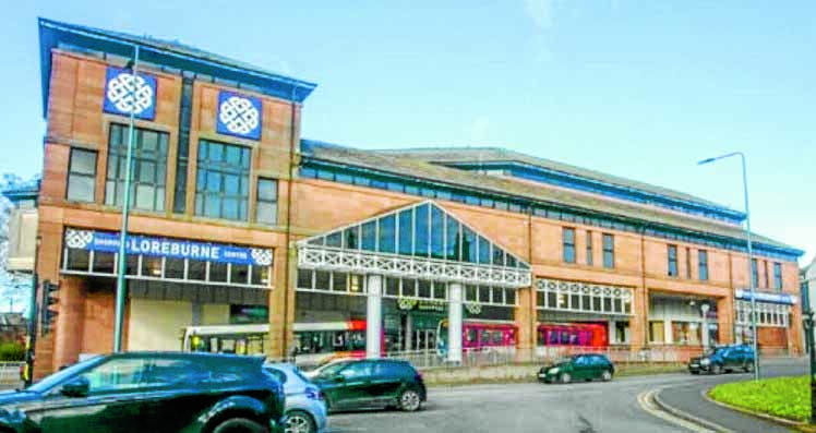 Travel firm shuts Dumfries store