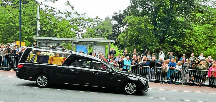 Families flock to city for Queen’s arrival