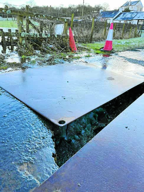 Sinkhole still in situ as talks progress