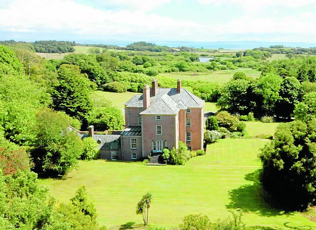 £9.5m estate goes on market