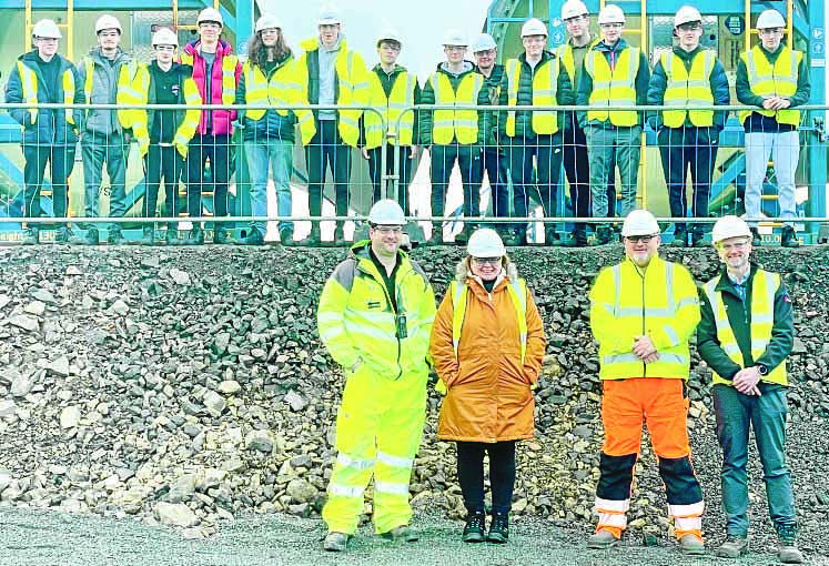 College group gets up close to turbines