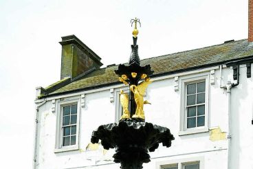 Restored fountain returns to the High Street