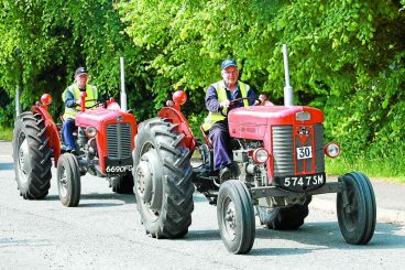 Vintage tractor run