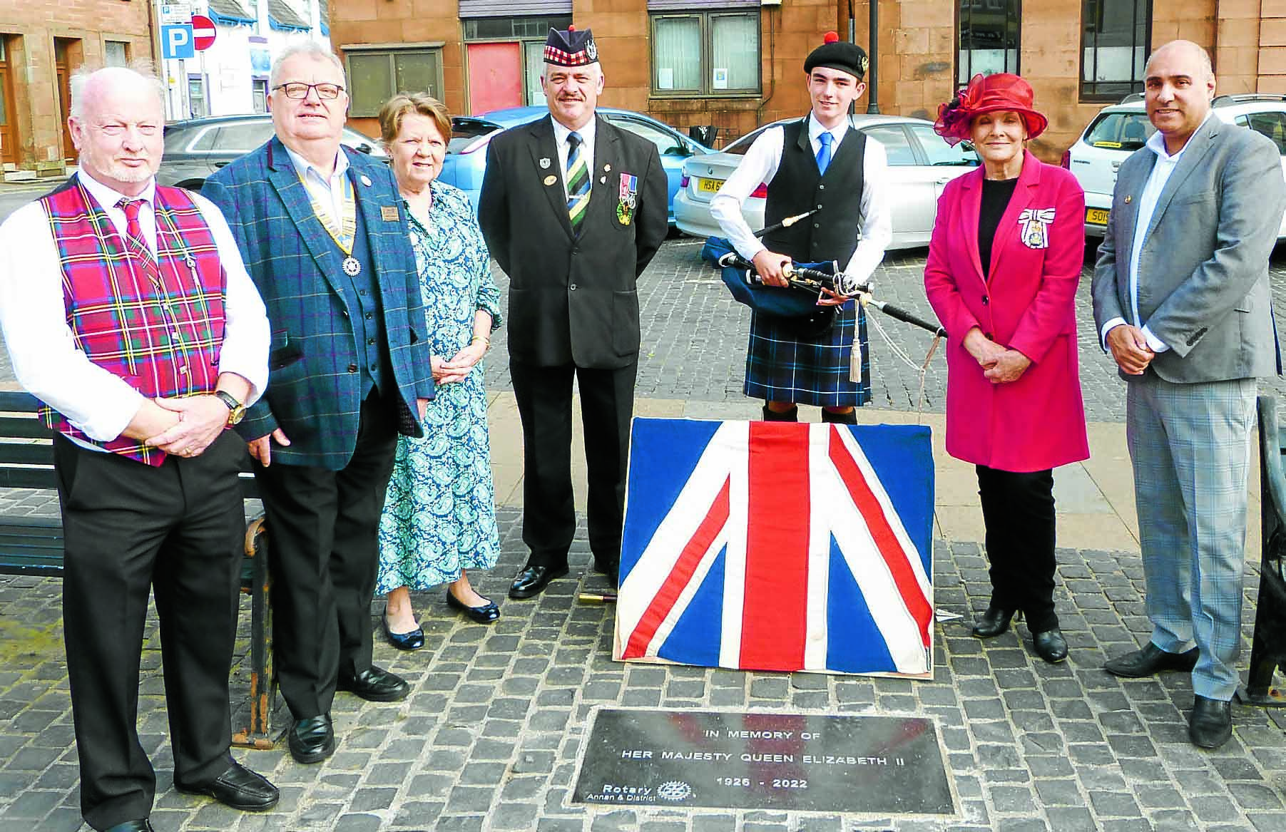 Royal memorial plaque unveiled