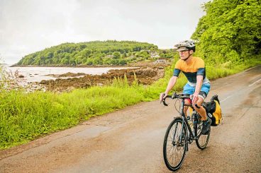 Cyclist gives thumbs up to new regional route