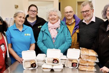 MP joins volunteers in Kirkconnel for tea