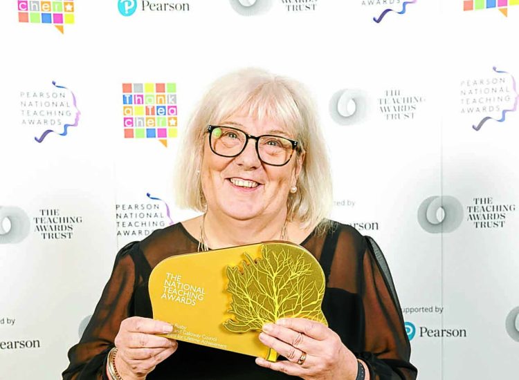 Top teacher Sheelagh scoops gold!