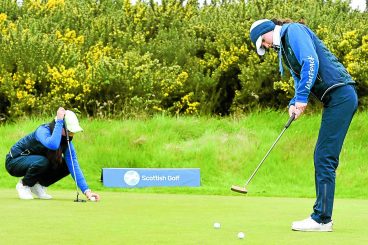 Solway links test for golfing girls