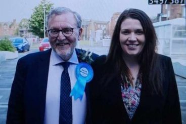 Torymendous night for Mundell