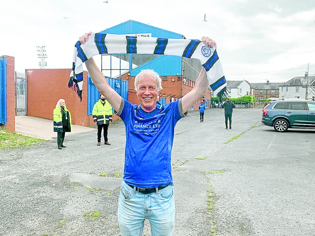 Scarf retired after five decades and 1290 matches!