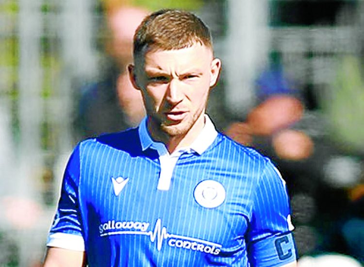 Skipper's back for play-off quest