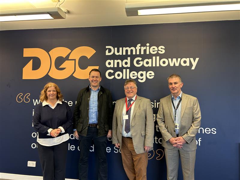 College welcomes party leader
