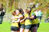 Last kick wins it for Warriors