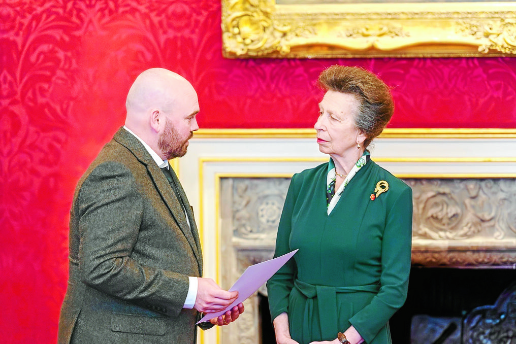 Princess praises prison officer